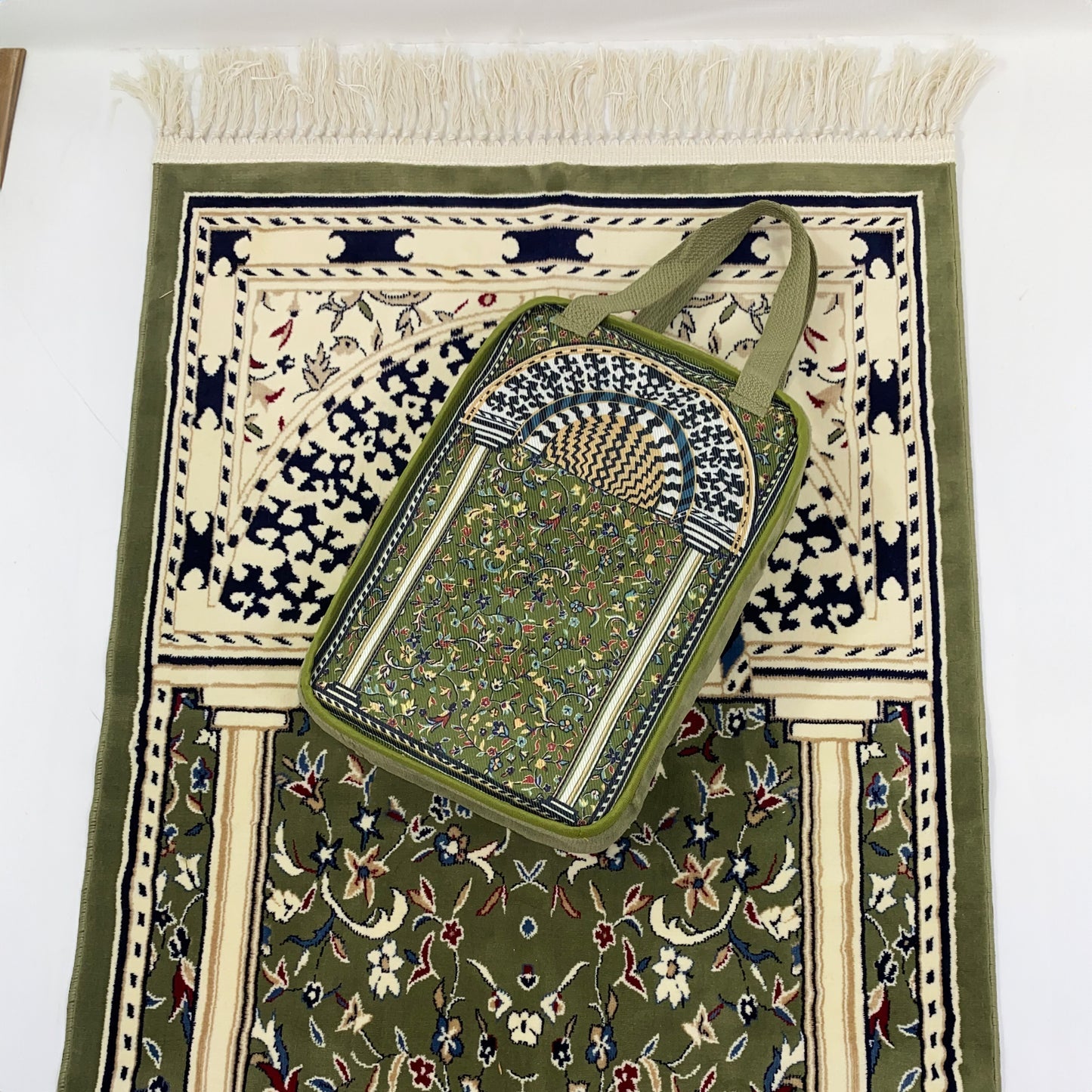 Minbar Al Rawda Prayer Mat with Handbag